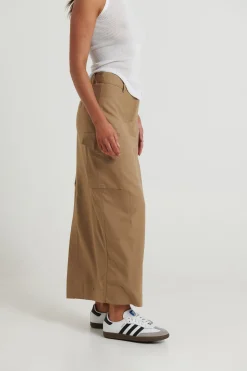 Skirts><noscript><img width=