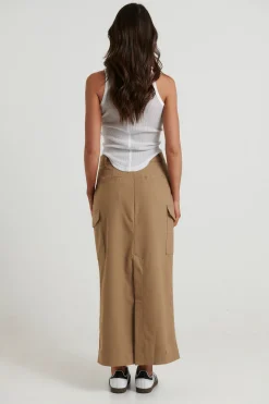 Skirts><noscript><img width=