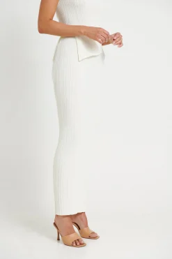 Skirts><noscript><img width=
