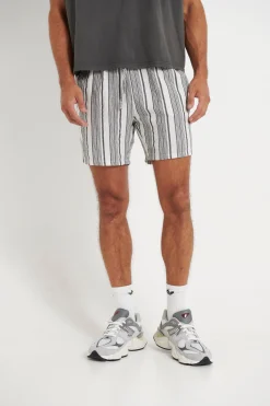 Shorts><noscript><img width=