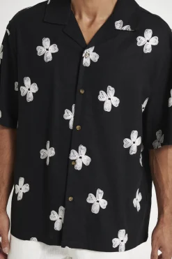 Shirts><noscript><img width=