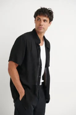 Shirts><noscript><img width=