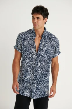 Shirts><noscript><img width=