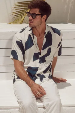 Shirts><noscript><img width=