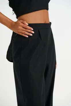 Pants><noscript><img width=