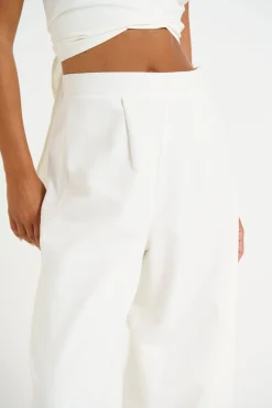Pants><noscript><img width=
