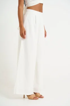 Pants><noscript><img width=