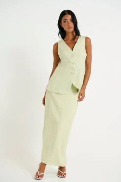 Skirts><noscript><img width=