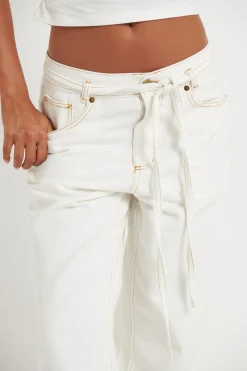 Pants><noscript><img width=