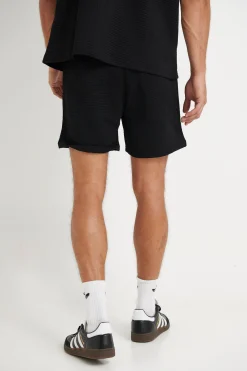 Shorts><noscript><img width=