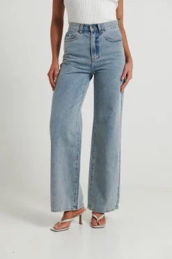 Pants><noscript><img width=