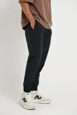 Pants><noscript><img width=