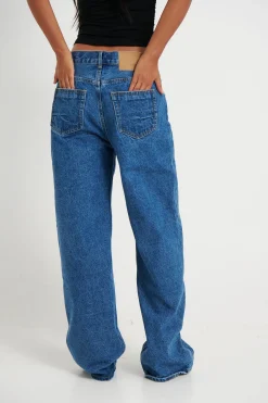 Pants><noscript><img width=