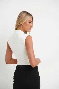 Tops><noscript><img width=