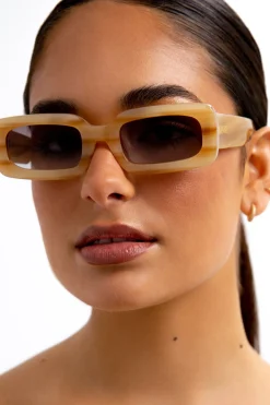 Sunglasses><noscript><img width=